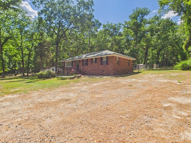 Building Photo - 800 Old Whiskey Rd S