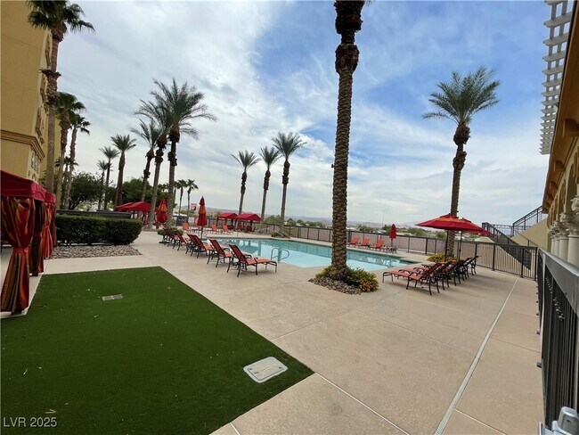 Building Photo - 2405 W Serene Ave