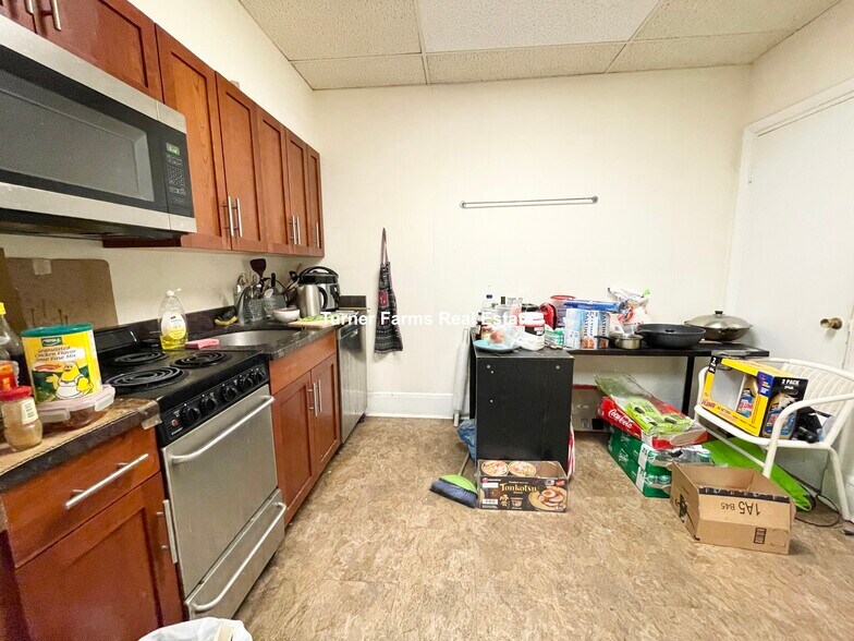 Building Photo - 17 Aberdeen St