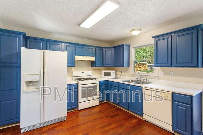 Building Photo - 76 Winward Way SE