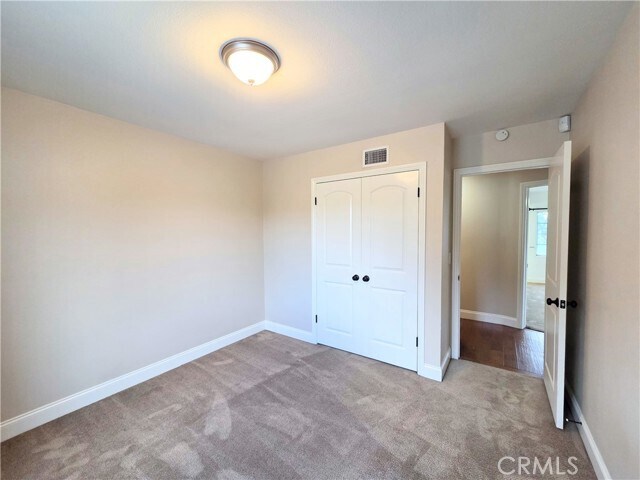 Building Photo - 10422 S Oakhaven Dr