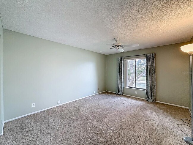 Building Photo - 826 Sky Pine Way