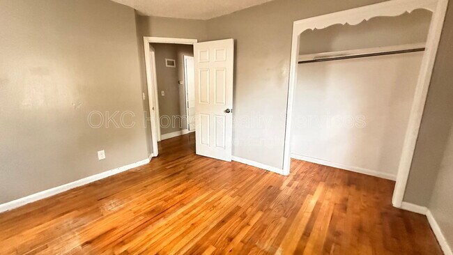 Building Photo - 6808 NW 59th St