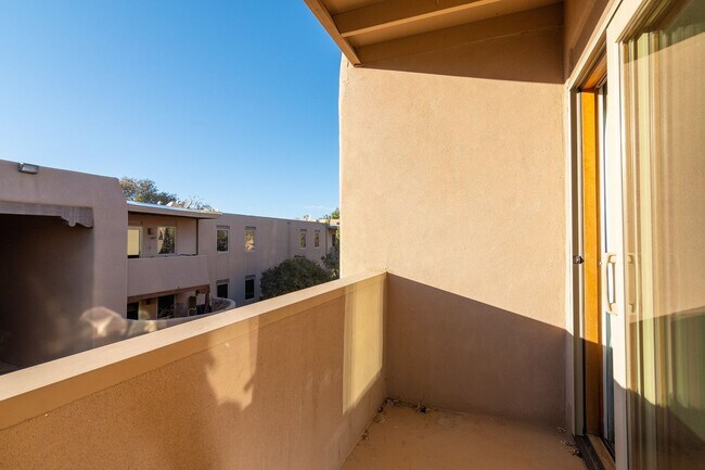 Building Photo - San Mateo - Unit 70