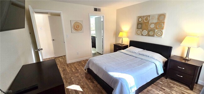 Building Photo - 2300 E Silverado Ranch Blvd