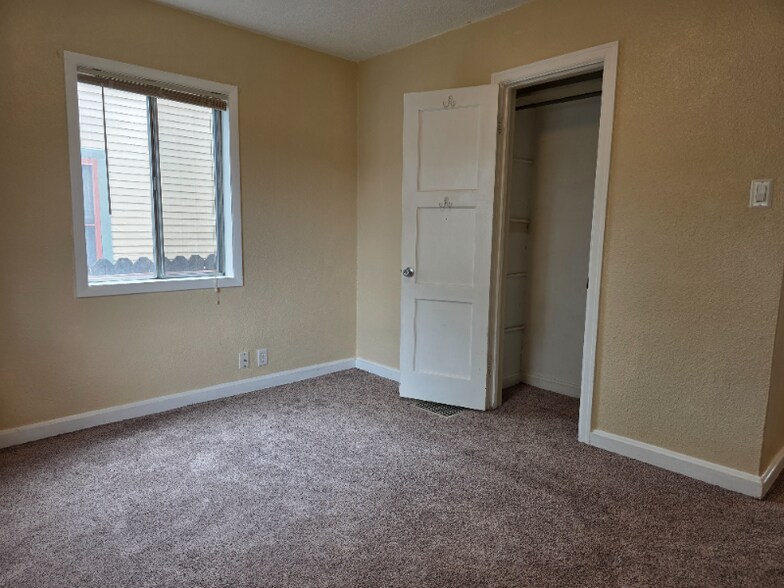 Building Photo - 251 Belford Ave
