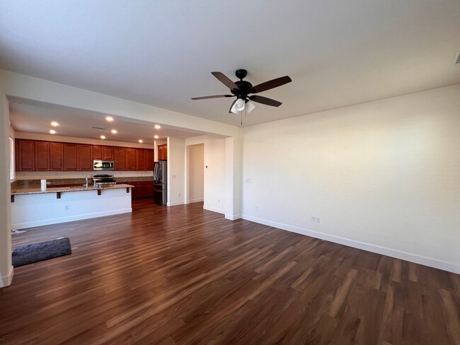 Building Photo - **MOVE-IN SPECIAL $500 OFF 1st Month** Lar...