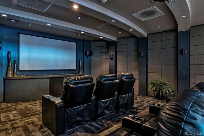 Building Photo - Amazing Condo with Beautiful Mountain and ...