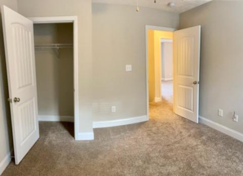 Building Photo - 415 Lake Edge Ln