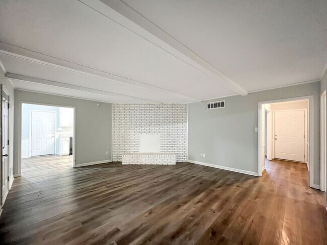 Building Photo - 3129 Domar St