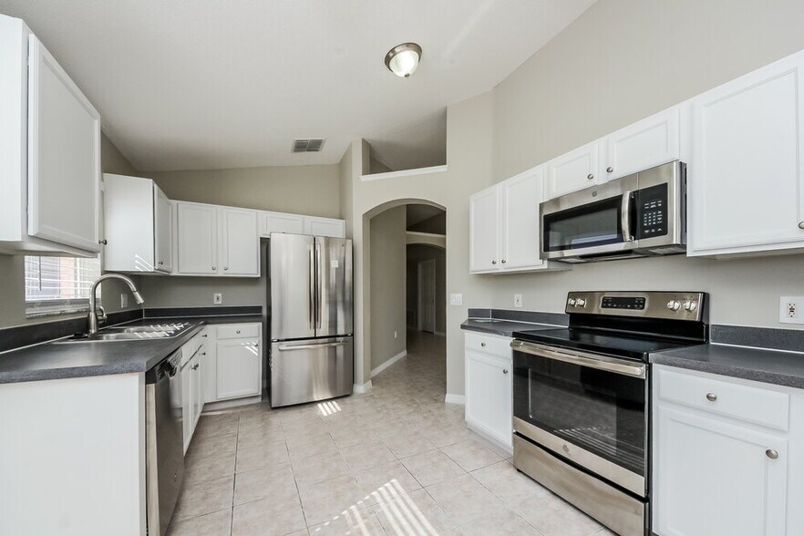 Building Photo - 4616 Falcon Ave