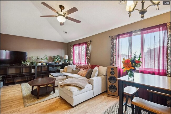 Building Photo - 13081 Crimson Clover Ln