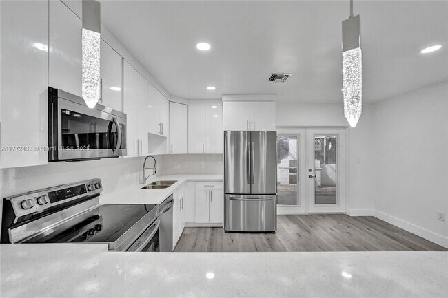 Building Photo - 101 SW 53rd Ave