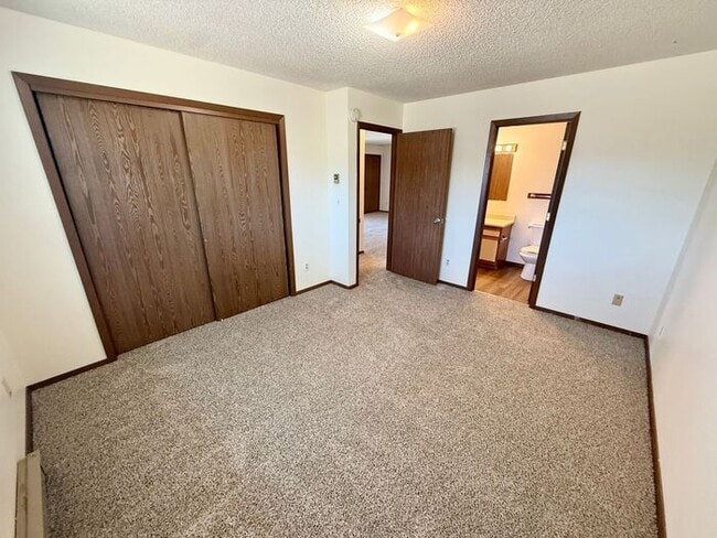 Building Photo - Limited-Time Move-In Deal: Get Your First 2 Weeks FREE! Spacious 2 Bed, 1 Bath Apartments + Flexi...