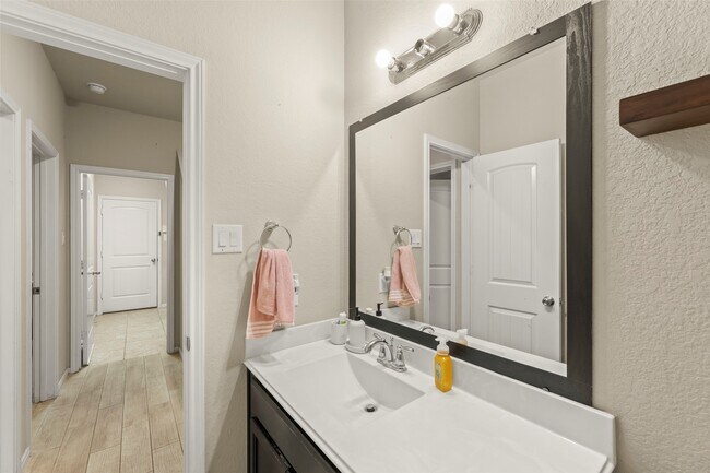 Building Photo - 2135 Harmon Crest Ct