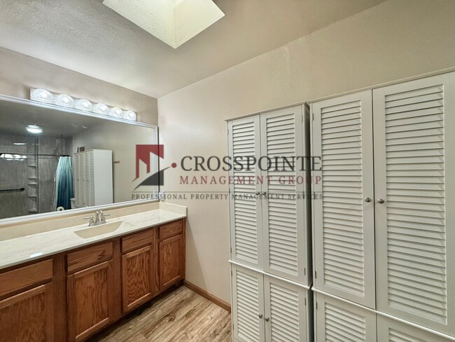 Building Photo - Waterfront 2 Bedroom, 2.5 Bathroom Home!