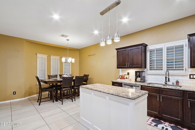 Building Photo - 14677 Spanish Point Dr