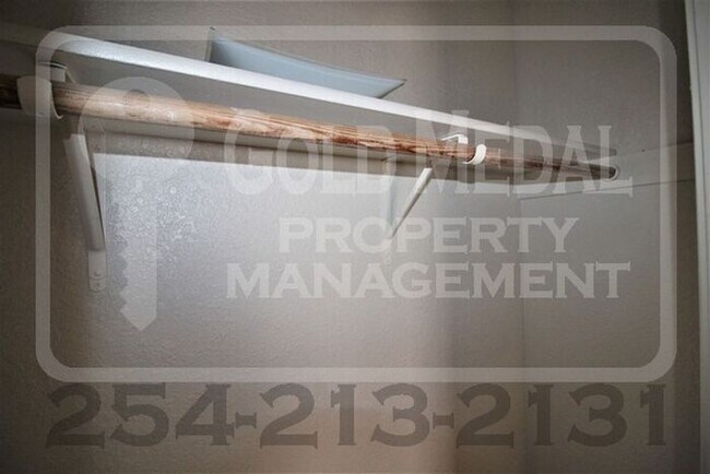 Building Photo - 4409 Deek Dr