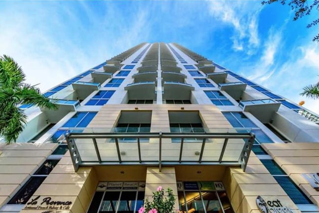 Building Photo - Luxury spacious 1-bedroom apartment with b...