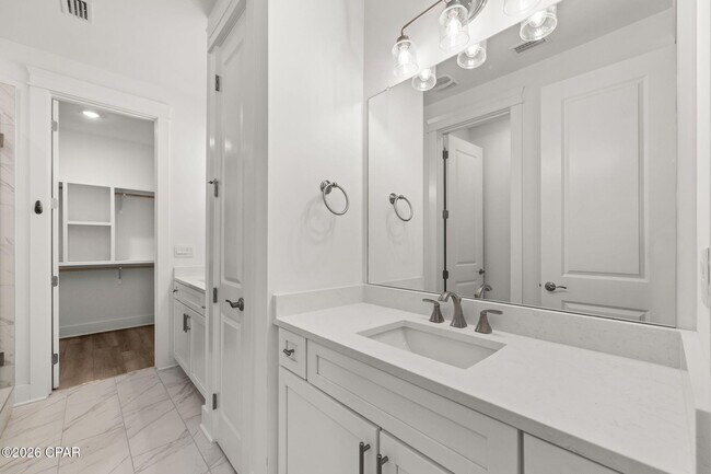 Building Photo - 836 Walsonham Dr