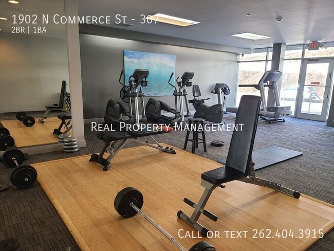 Building Photo - 1902 N Commerce St