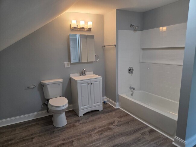 Building Photo - Fully Remodeled for Immediate Move-In
