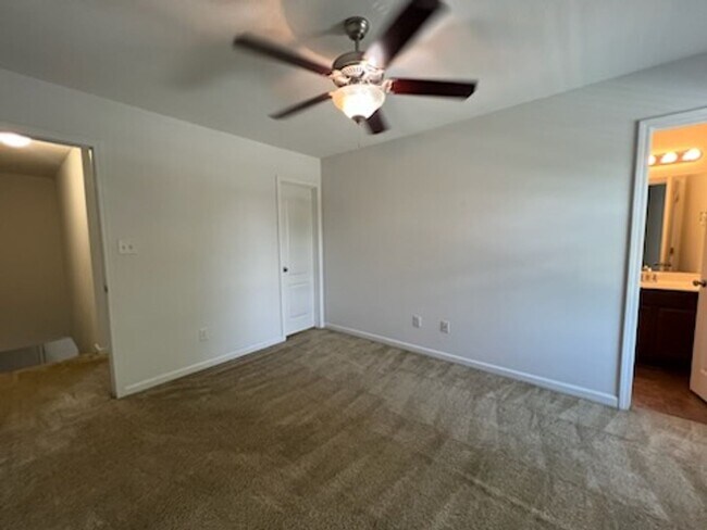 Building Photo - Townhome in desirable Carolina Plantations