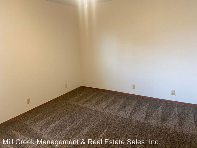 Building Photo - 3 br, 2 bath House - 1035 S. Regina