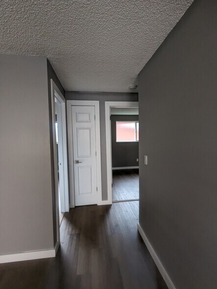 Building Photo - 1614 Cellars Ave