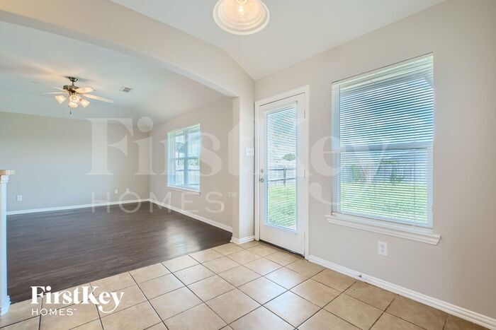 Building Photo - 1818 Willowbrook Dr