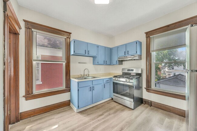 Building Photo - 2421 Kenilworth Ave
