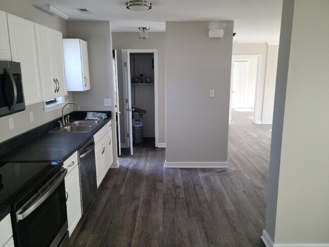 Building Photo - 2 Bed 1 Bath Rancher-Chesterfield -Courthouse Rd/Providence Rd Area