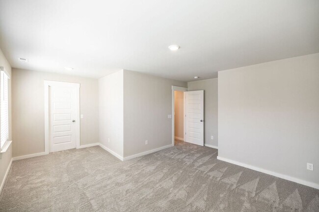 Building Photo - AVAILABLE NOW in Foxland Crossing