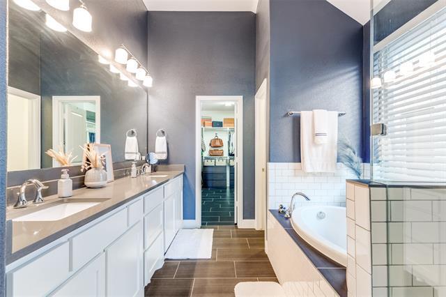 Building Photo - 15609 Governors Is Wy