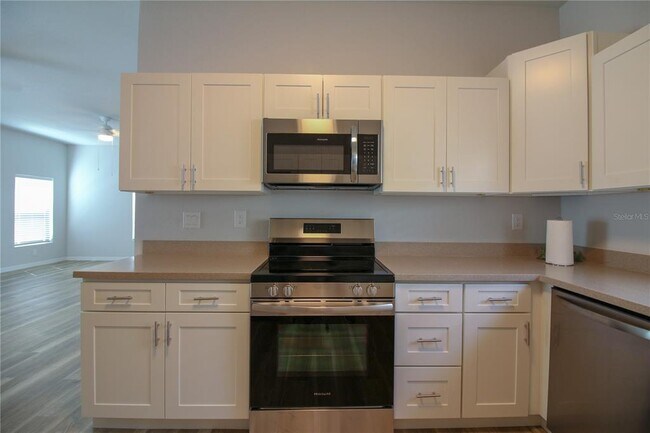 Building Photo - 1510 Las Villas Blvd