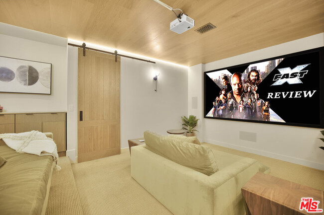 Building Photo - 7212 Mulholland Dr