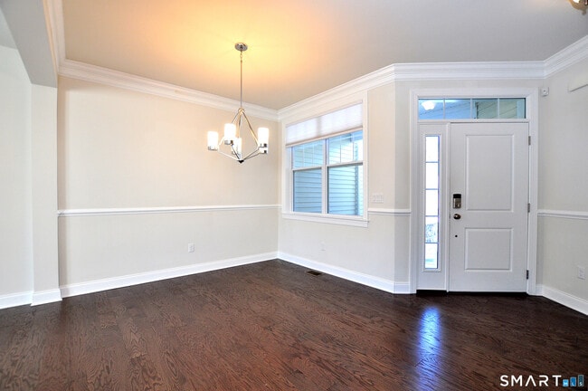 Building Photo - 149 Ridgewood Dr