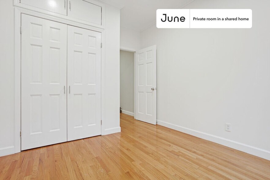 Building Photo - Room in Shared 4 bed/1 bath home