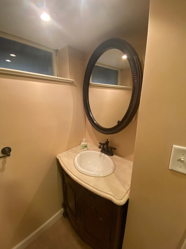 Building Photo - 22 Mt Vernon Ave