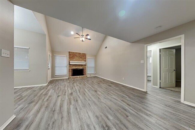 Building Photo - 9903 Jockey Club Dr