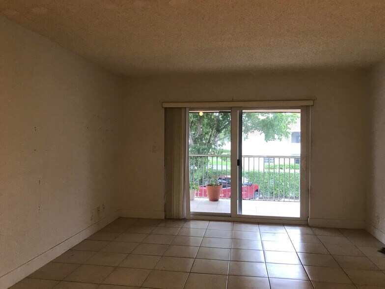 Building Photo - 760 SE 2nd Ave