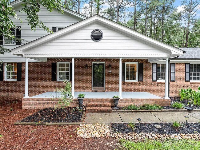 Building Photo - Stunning 3BD*, 4.5BA Clayton Home on a 0.7...