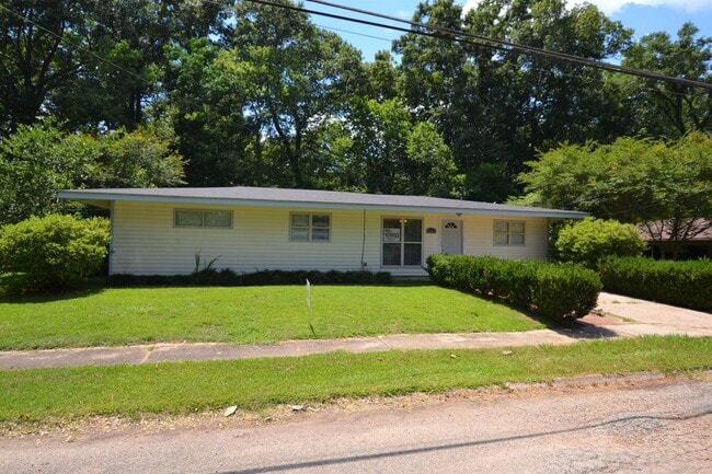 Building Photo - West Feliciana School District! 3 bedroom, 1.5 bath home in coveted Audubon Hills Subdiv
