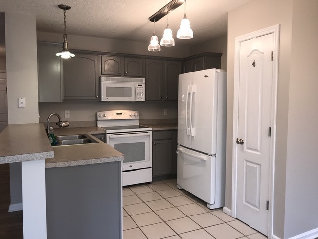 Building Photo - 219 Fox Creek Blvd