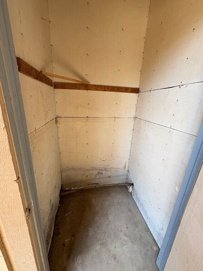Building Photo - 3 Bedroom Home located in Westgate Neighbo...