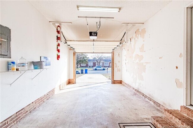 Building Photo - 6522 Cissna Dr