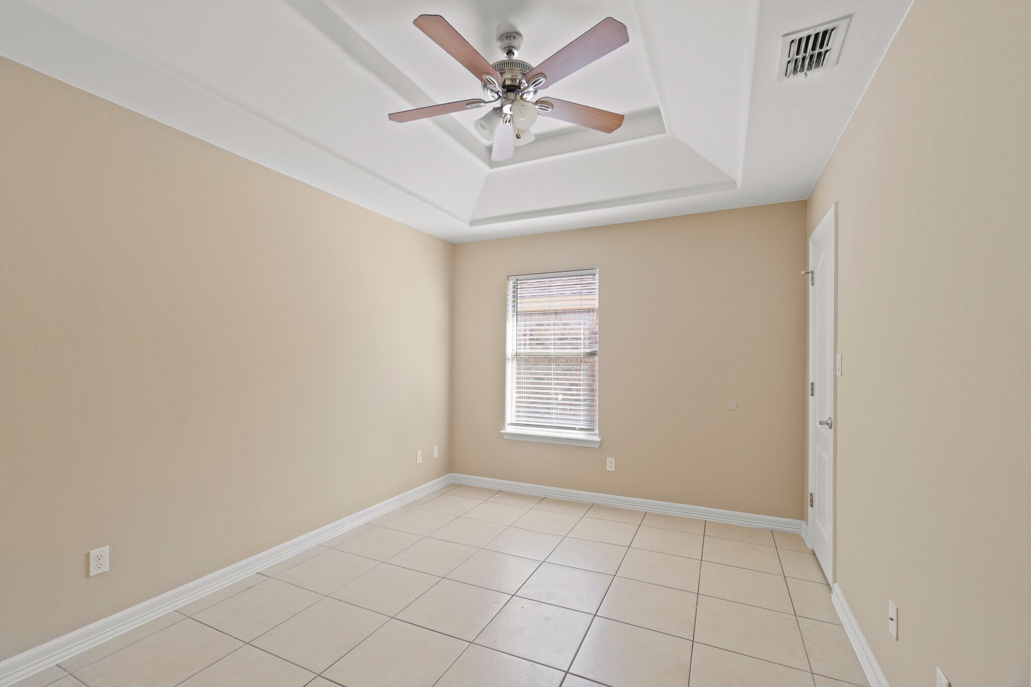 Building Photo - 418 Lotto Ln