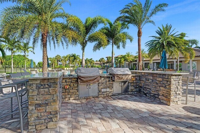 Building Photo - 4414 Ficus St