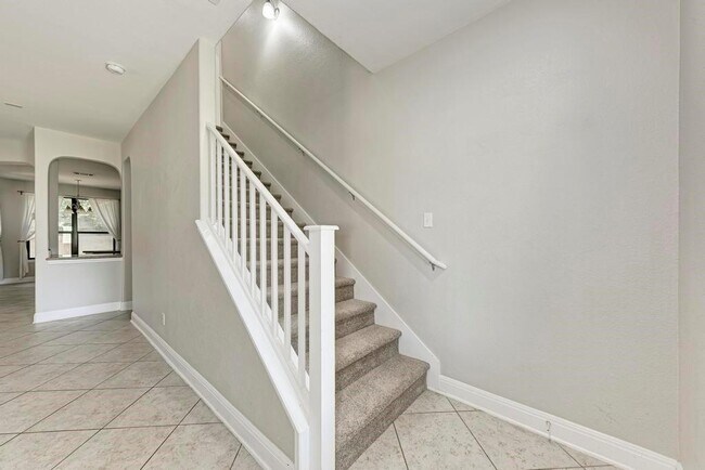 Building Photo - 500 Tyree Rd