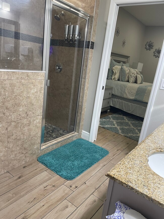 Building Photo - 8835 Hinsdale Heights Dr